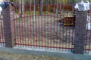 Ленточный фундамент для забора