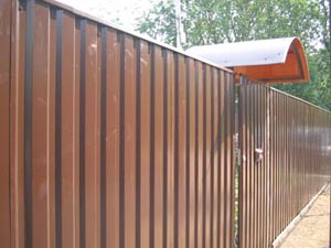 Козырек над калиткой