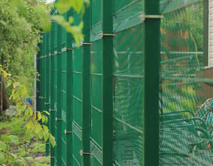 Металлический забор из сварной сетки